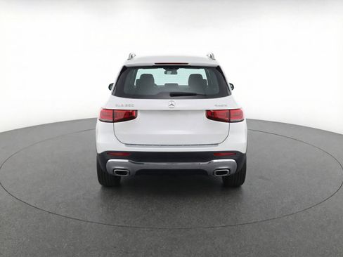 Used 2025 Mercedes-Benz GLB 250 4MATIC image 7