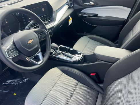 New 2026 Chevrolet Trax LT w/ LT Convenience Package FWD image 7