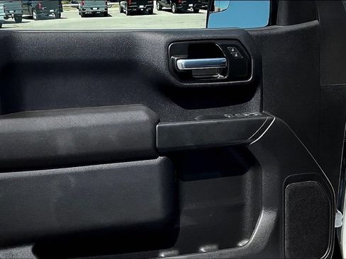 Used 2025 Chevrolet Silverado 1500 W/T w/ WT Value Package AWD/4WD image 17