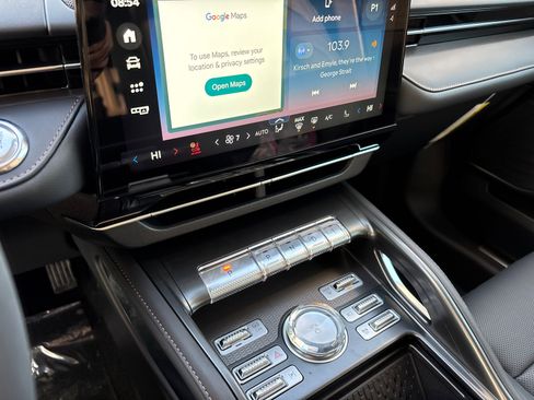 New 2026 Lincoln Nautilus Premier AWD/4WD image 23
