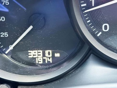 Used 2023 Porsche Macan Turbo image 39