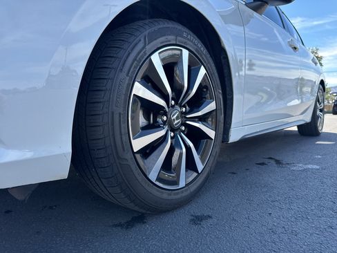 Used 2023 Honda Civic EX-L image 18