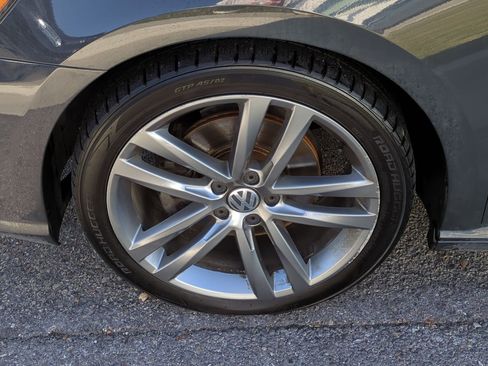 Used 2017 Volkswagen Passat 1.8T R-Line image 13