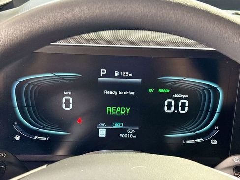 Certified 2024 Kia Niro LX FWD image 15