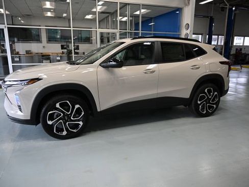 New 2026 Chevrolet Trax RS FWD image 7