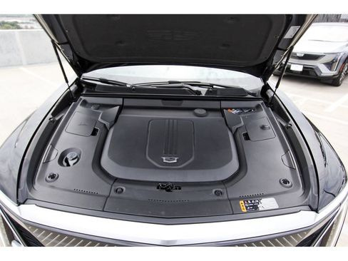 Used 2024 Cadillac Lyriq Luxury w/ LPO, Floor Liner Package RWD image 32