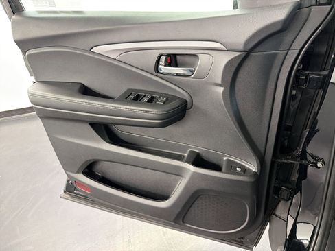 Certified 2024 Honda Ridgeline Sport image 19