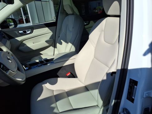Certified 2024 Volvo XC60 B5 Plus w/ Protection Package Premier AWD/4WD image 18