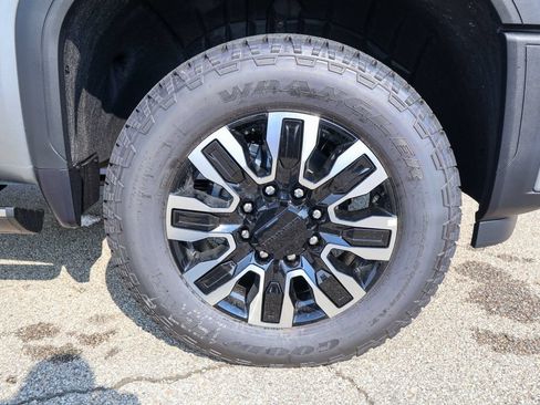 New 2026 GMC Sierra 3500 Denali Ultimate w/ LPO, Black Badging Package AWD/4WD image 37