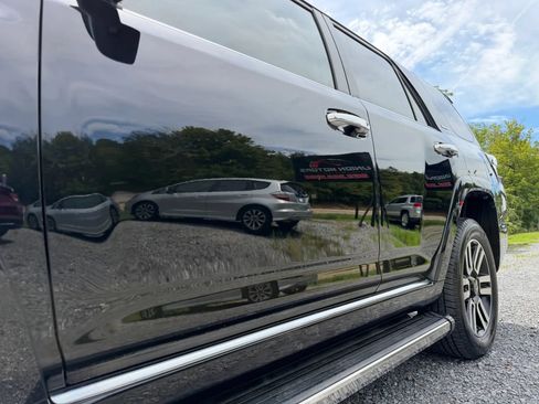 Used 2018 Toyota 4Runner Limited AWD/4WD image 10
