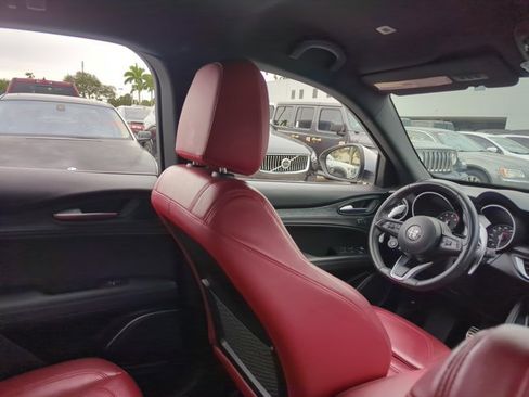 Used 2022 Alfa Romeo Stelvio Sprint image 18