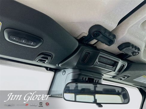 New 2025 Jeep Gladiator Sport image 40