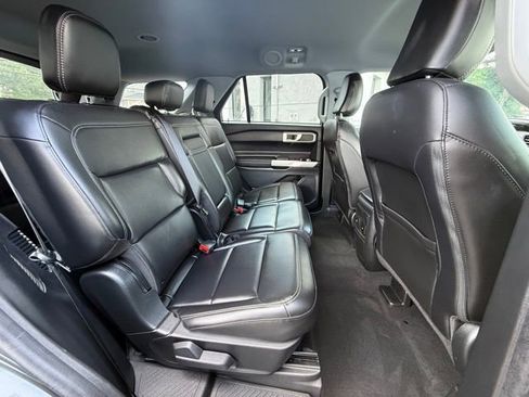 Used 2022 Ford Explorer XLT w/ Equipment Group 202A image 30
