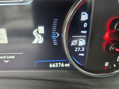 Used 2024 Chevrolet Malibu LT image 2