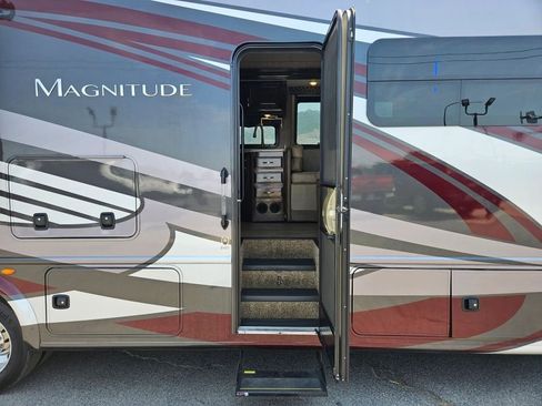 Used 2019 Ford F550 2WD Regular Cab Super Duty w/ XLT Value Package image 9