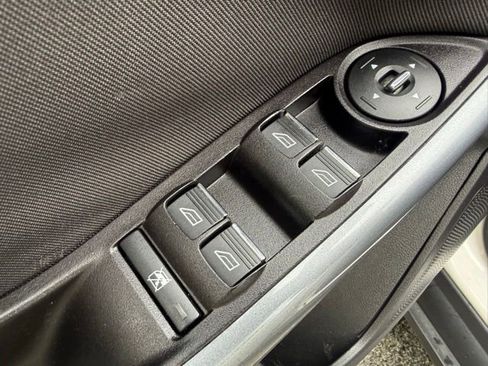 Used 2012 Ford Focus Titanium FWD image 11