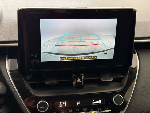 Used 2024 Toyota Corolla Cross LE FWD image 18