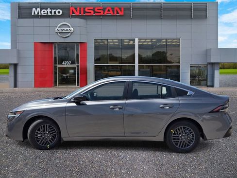 New 2027 Nissan Sentra SV w/ Floor Mat Package FWD image 3