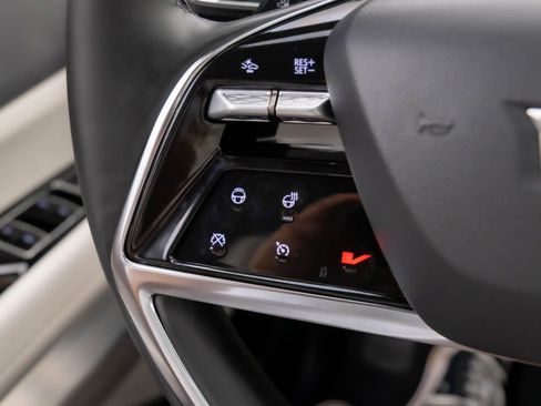 New 2026 Cadillac Vistiq Sport w/ LPO, Floor Liner Package image 23