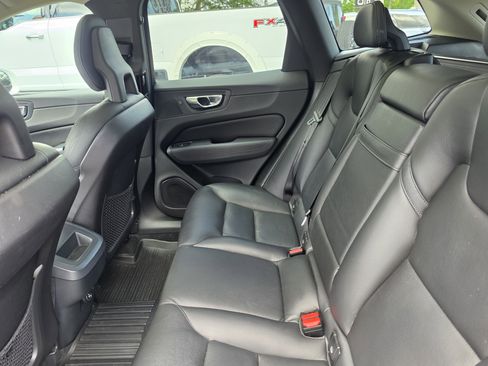 Used 2018 Volvo XC60 T6 Momentum w/ Advanced Package AWD/4WD image 49