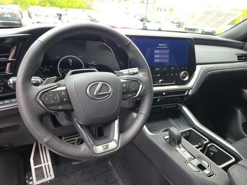 Used 2026 Lexus TX 500h AWD w/ Technology Package image 7