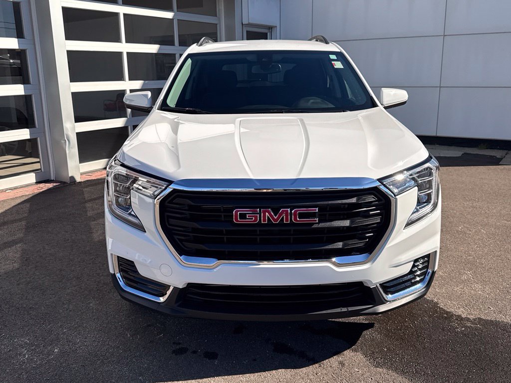 Used 2024 GMC Terrain SLE w/ Driver Convenience Package AWD/4WD image 6