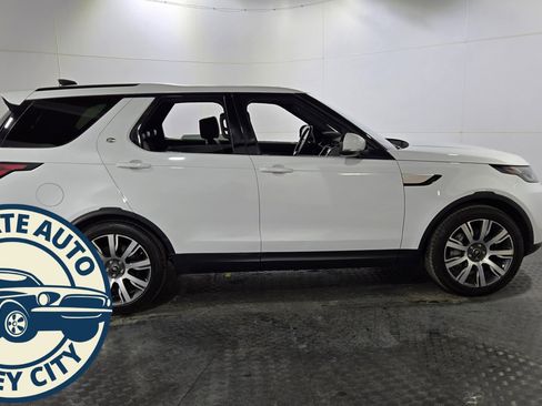 Used 2019 Land Rover Discovery HSE image 11