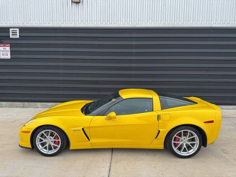Used 2011 Chevrolet Corvette Z06 w/ Preferred Equipment Group RWD image 18