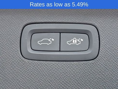 Certified 2023 Volvo XC90 B6 Plus image 31