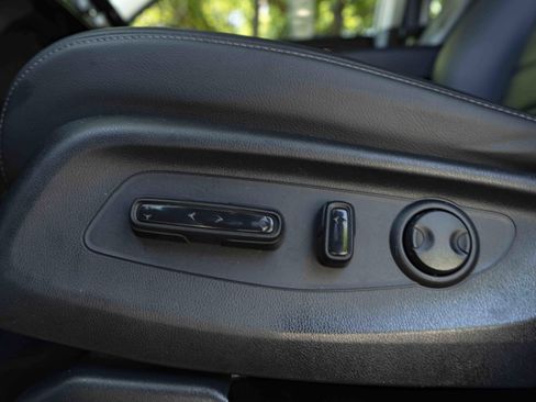 Used 2025 Honda CR-V EX-L image 41