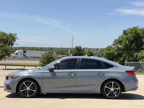 Used 2024 Honda Civic Touring image 3