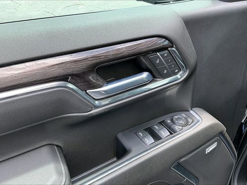 Certified 2022 Chevrolet Silverado 1500 LTZ w/ LTZ Premium Package AWD/4WD image 31