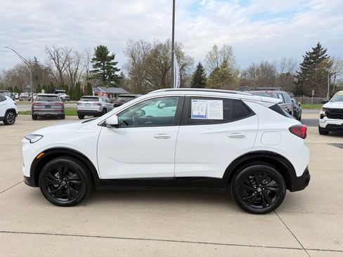 Used 2024 Buick Encore GX Sport Touring image 4