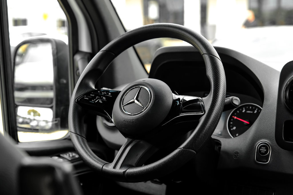Used 2025 Mercedes-Benz Sprinter 2500 image 15