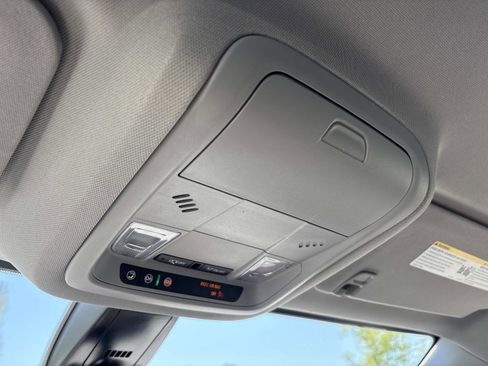 Certified 2023 GMC Acadia SLE w/ Driver Convenience Package image 24