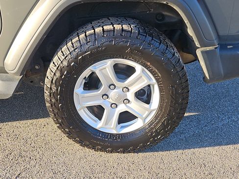 Used 2020 Jeep Wrangler Sport image 25