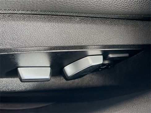 Used 2019 BMW 530i w/ Convenience Package image 18