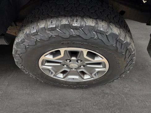 Used 2014 Jeep Wrangler Unlimited Rubicon w/ Connectivity Group image 32