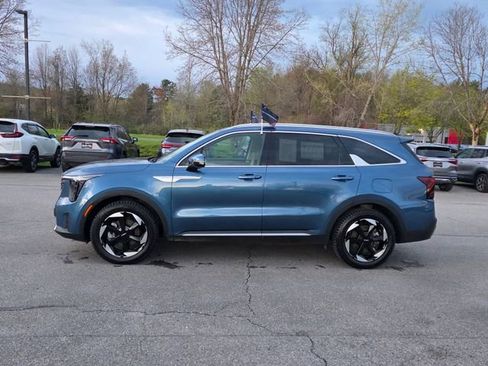 Certified 2025 Kia Sorento EX AWD/4WD image 5