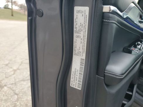 Used 2022 Jeep Grand Cherokee Overland image 35