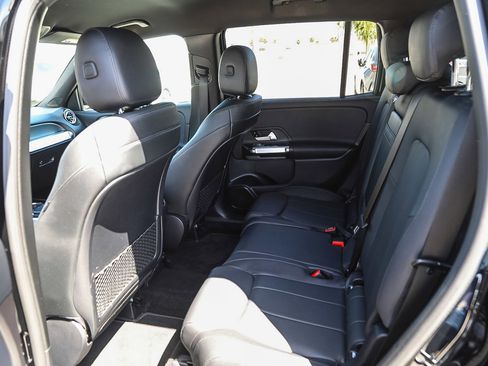 Used 2021 Mercedes-Benz GLB 250 image 18