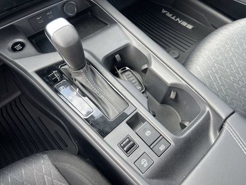 New 2026 Nissan Sentra SV w/ SV Convenience Package FWD image 8