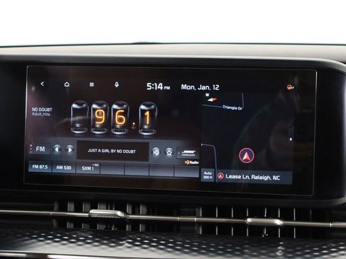 Used 2022 Kia Carnival SX Prestige image 32