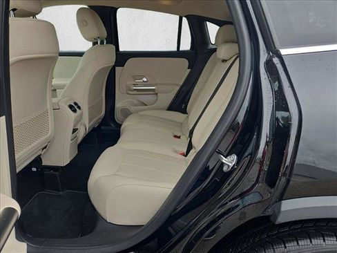 Certified 2022 Mercedes-Benz GLA 250 image 17