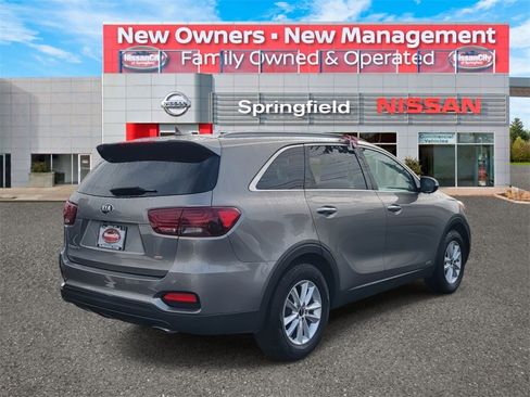 Used 2019 Kia Sorento LX w/ LX Convenience Package image 6