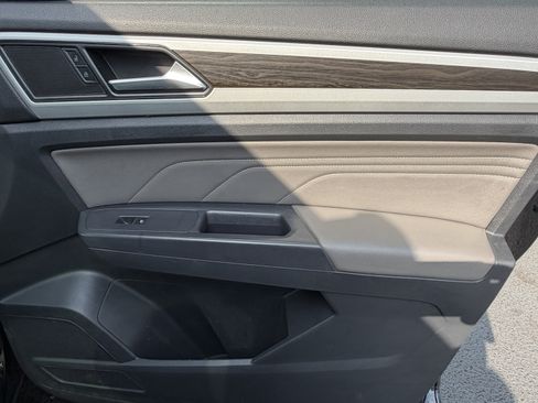 Used 2021 Volkswagen Atlas SE w/ Panoramic Sunroof Package FWD image 41