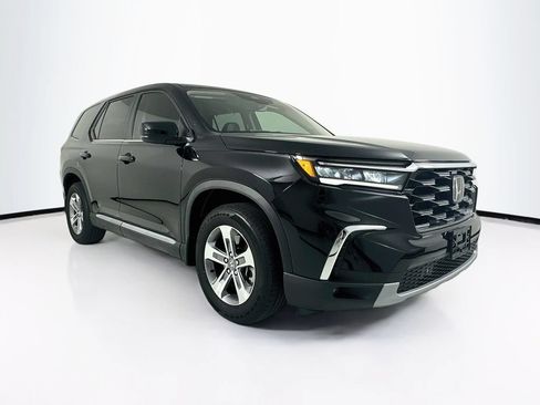 Certified 2024 Honda Pilot EX-L image 3