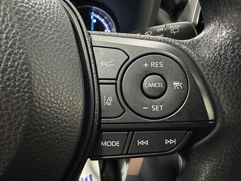 Used 2025 Toyota RAV4 LE AWD/4WD image 20
