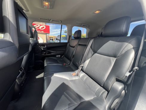 Used 2013 Lexus LX 570 4WD w/ Luxury Pkg image 31