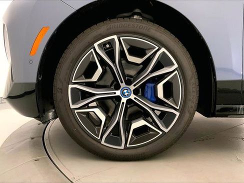 New 2025 BMW iX xDrive50 w/ Premium Package image 9